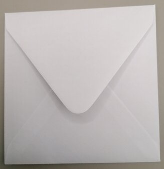 witte-envelop-roze-binnenkant