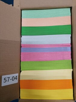 Doos vol met Enveloppen  19 x 19 cm 