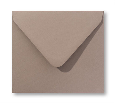 Envelop 14 x 14 cm Zandbruin