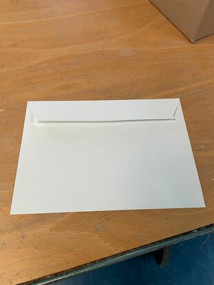 Envelop 15.6 x 22 cm Zilvergrijs Strip sluiting