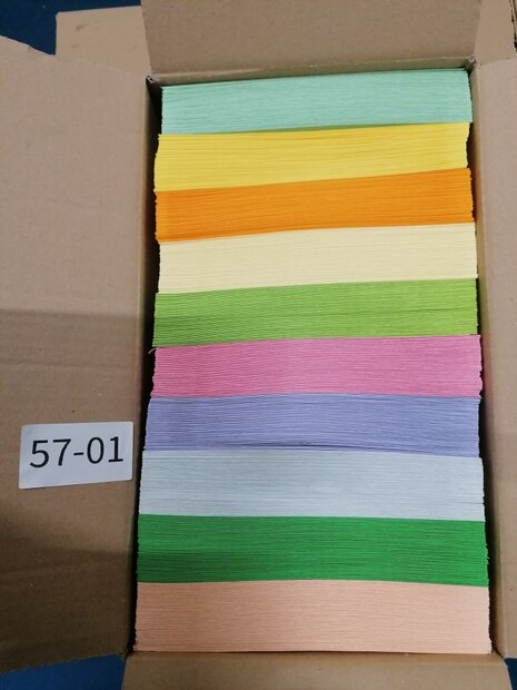 Doos vol met Enveloppen  19 x 19 cm 