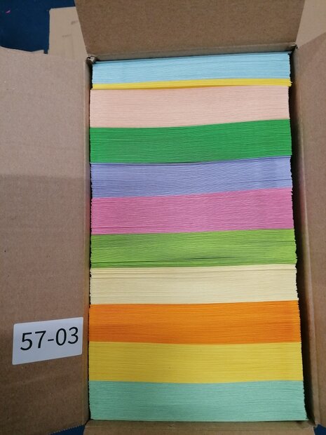 Doos vol met Enveloppen  19 x 19 cm 