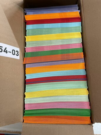 Doos vol met Enveloppen  17 x 17 cm