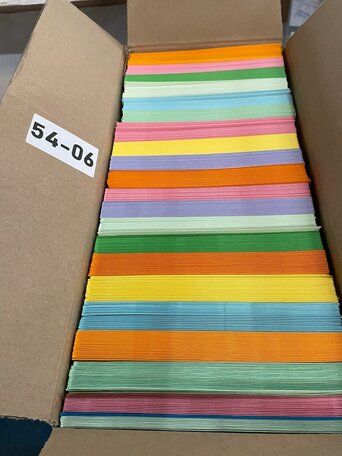 Doos vol met Enveloppen  17 x 17 cm