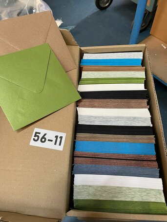 Doos vol met Enveloppen  14 x 14 cm -