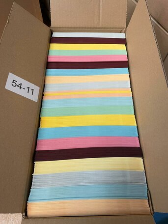 Doos vol met Enveloppen  17 x 17 cm