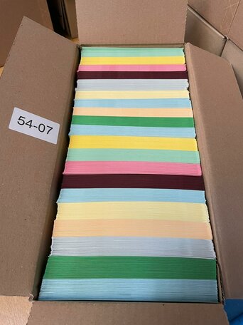 Doos vol met Enveloppen  17 x 17 cm