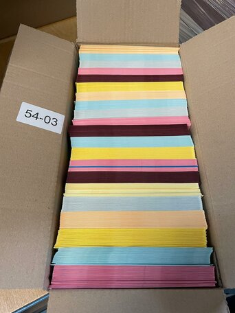 Doos vol met Enveloppen  17 x 17 cm