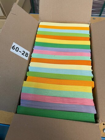 Doos vol met Enveloppen  19 x 19 cm