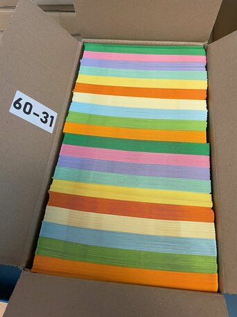 Doos vol met Enveloppen  19 x 19 cm