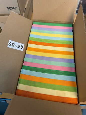 Doos vol met Enveloppen  19 x 19 cm