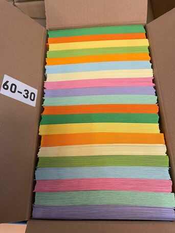 Doos vol met Enveloppen  19 x 19 cm