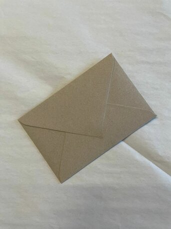 Envelop 12 x 18 cm Karton Grijs
