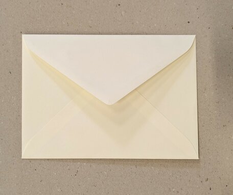 Envelop 15,6 x 22 cm Ivoor