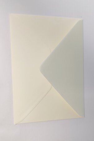 Envelop 11 x 15,6 cm creme